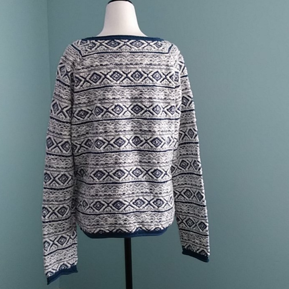 Northern Reflections Comfy Sweater - Picture 4 of 7